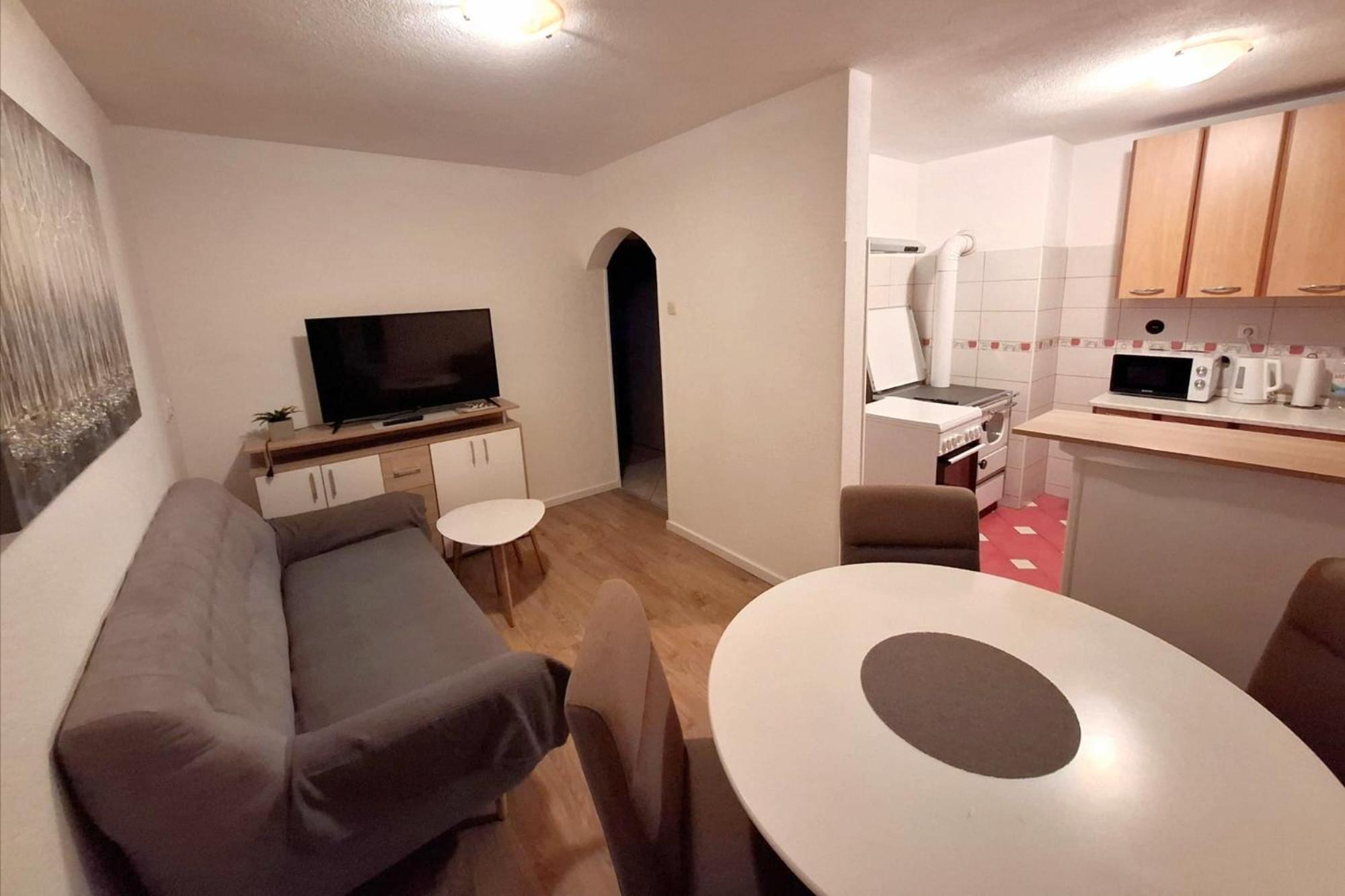 Apartment Tonio - Right On The Main Square Gospic Ngoại thất bức ảnh