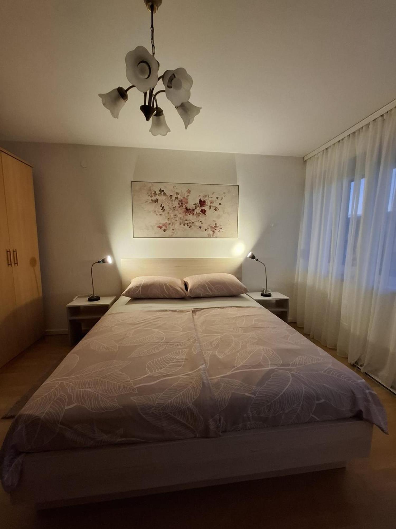 Apartment Tonio - Right On The Main Square Gospic Ngoại thất bức ảnh